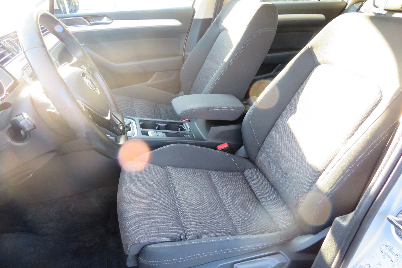 Fahrzeugabbildung Volkswagen Passat Variant Comfortline TDI DSG AHK NAVI