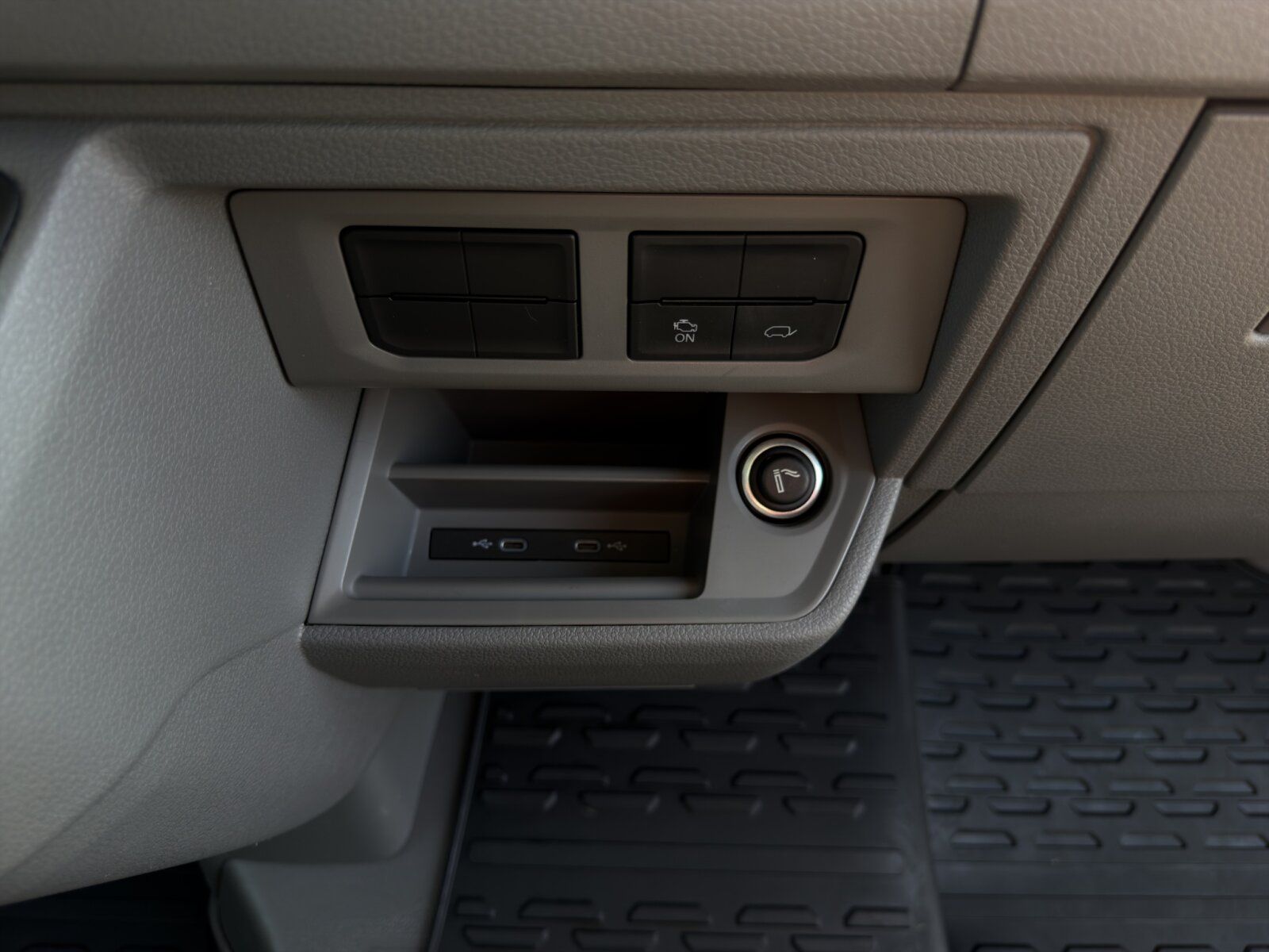 Fahrzeugabbildung Volkswagen Crafter 35 Koffer 2.0 TDI Ladebordwand