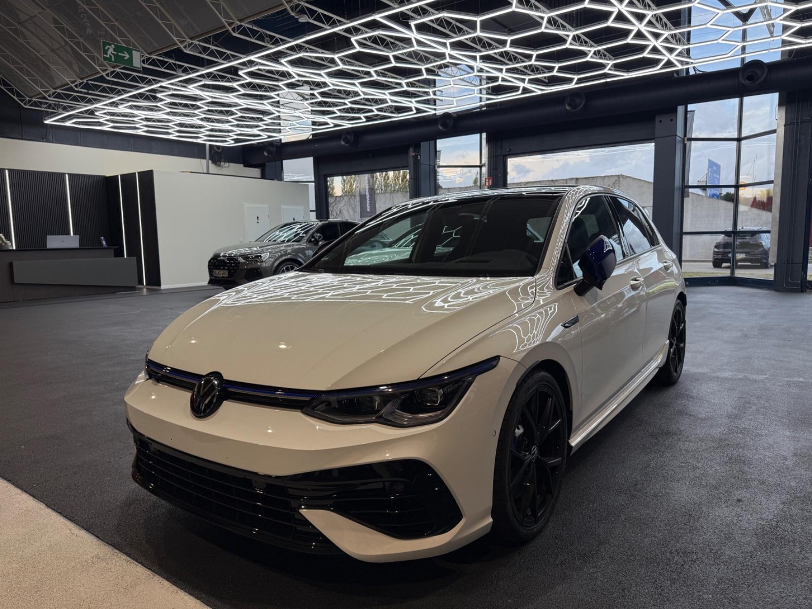 Volkswagen Golf R Performance 4Motion