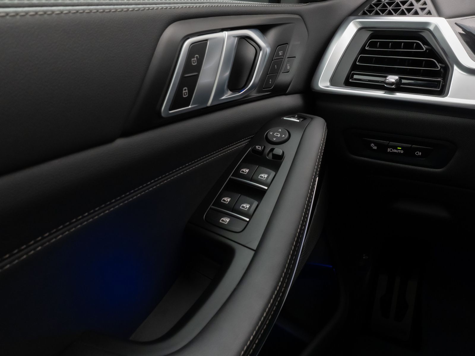 Fahrzeugabbildung BMW X5 xD30d M Sport Pro Panoram 360°HUD DAB H/K AHK