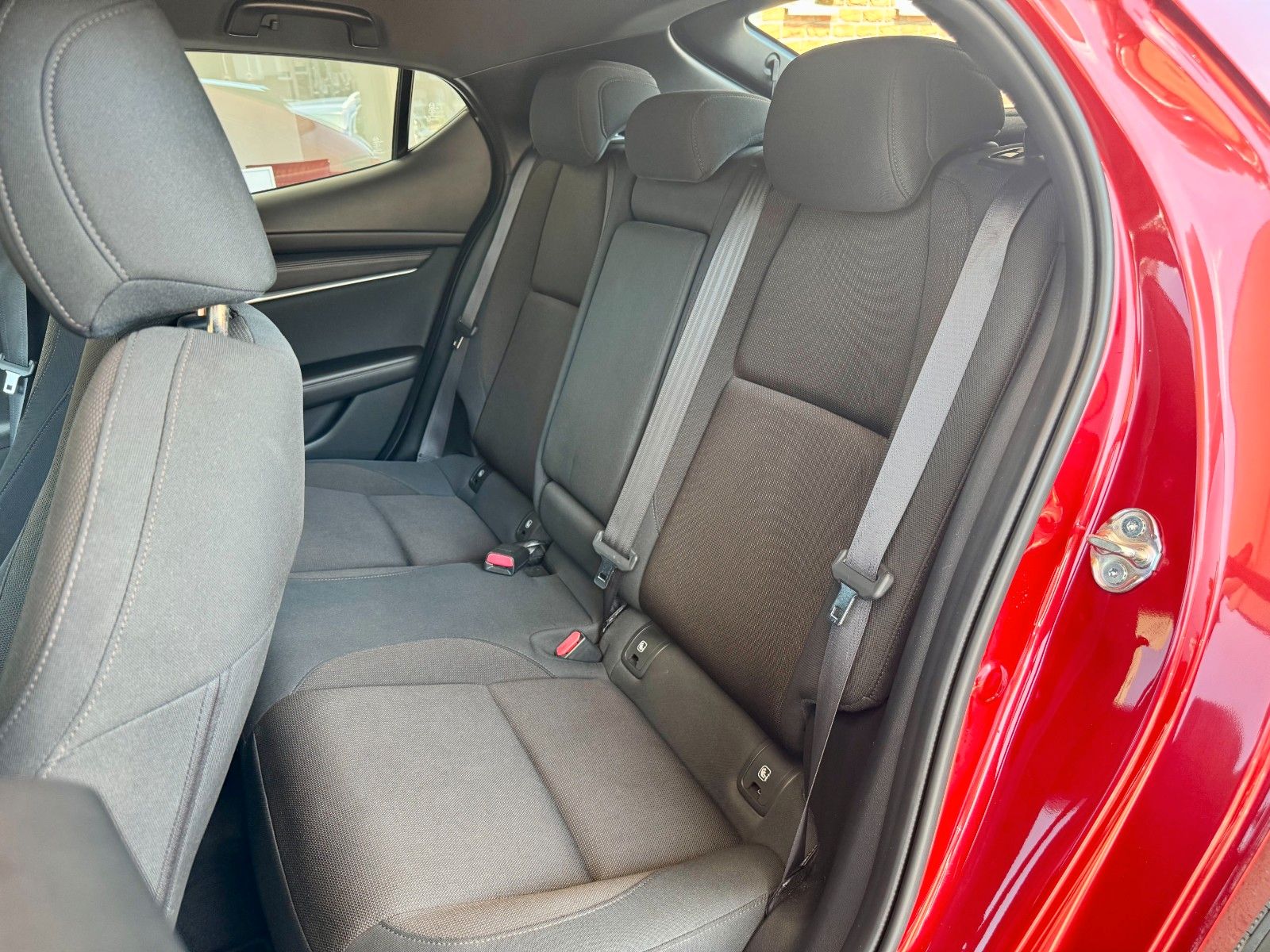 Fahrzeugabbildung Mazda 3 Limousine Autom. Navi/LED/HUD/Bluetooth