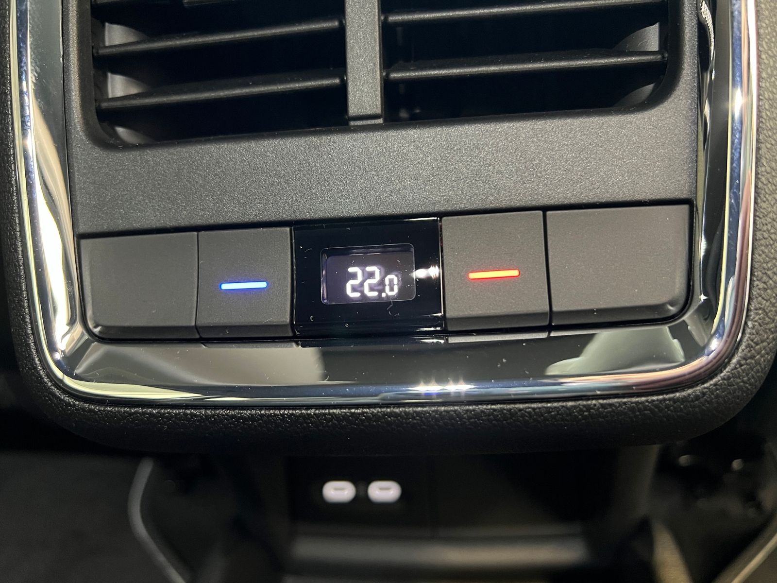 Fahrzeugabbildung SKODA Enyaq 85x Sportline *AHK,Panorama,20"-LM-Felge*