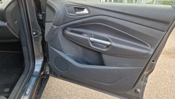 Ford Kuga - 12