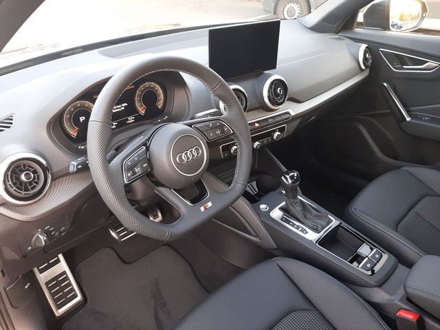 Fahrzeugabbildung Audi Q2 S line 35TFSI S-tronic LED Kamera AHK 19"