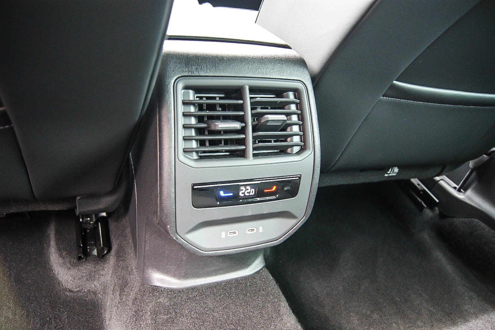 Fahrzeugabbildung CUPRA Leon Sportstourer e-HYBRID VIRTUAL ACC XL 1HAND