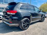 Jeep GRAND CHEROKEE 3.0 SUMMIT\AHK\LEDER\PANO\MEMORY - Jeep Grand Cherokee in Frankfurt (Main)