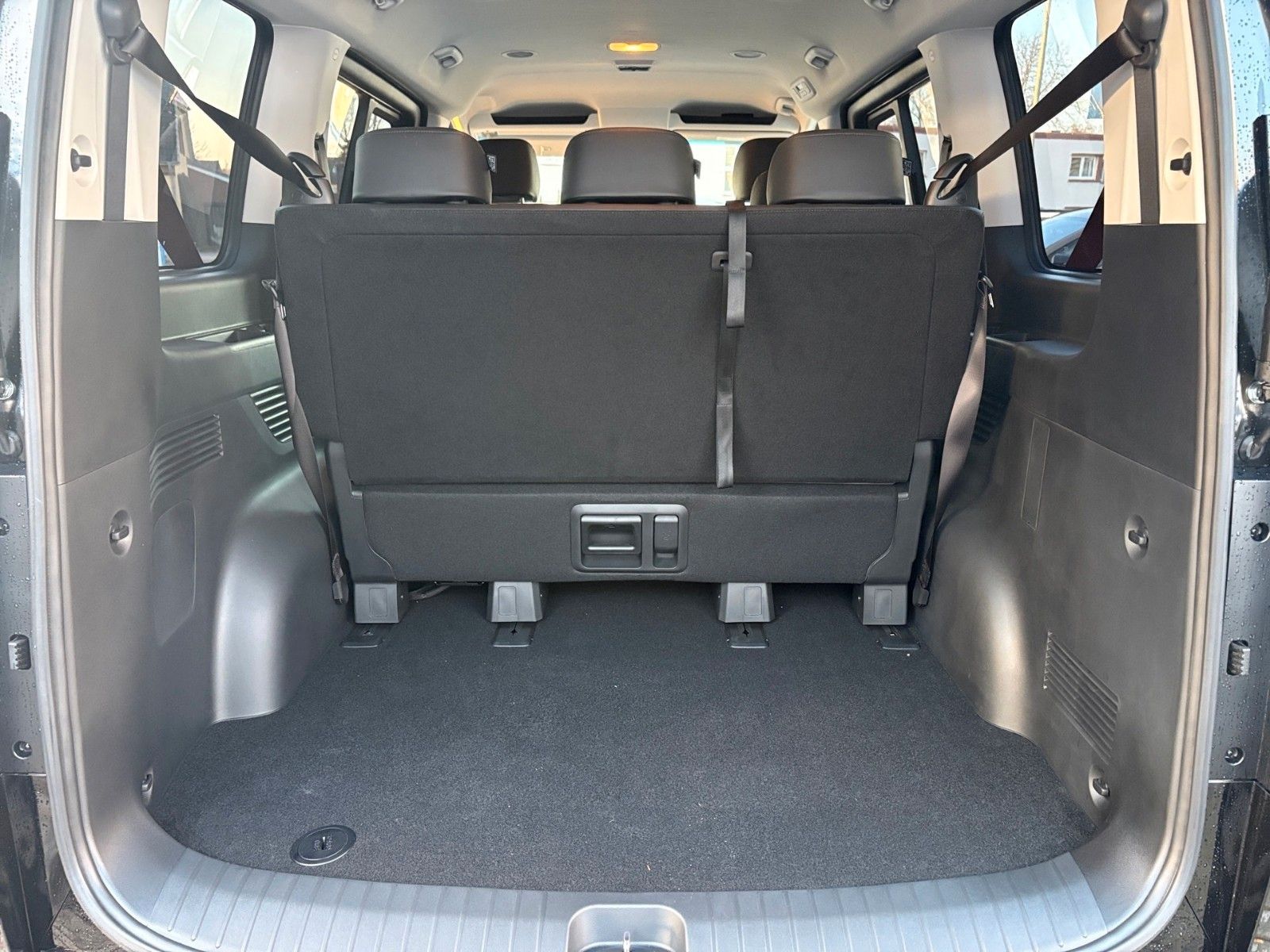 Fahrzeugabbildung Hyundai Staria Prime Hybrid Park-Paket