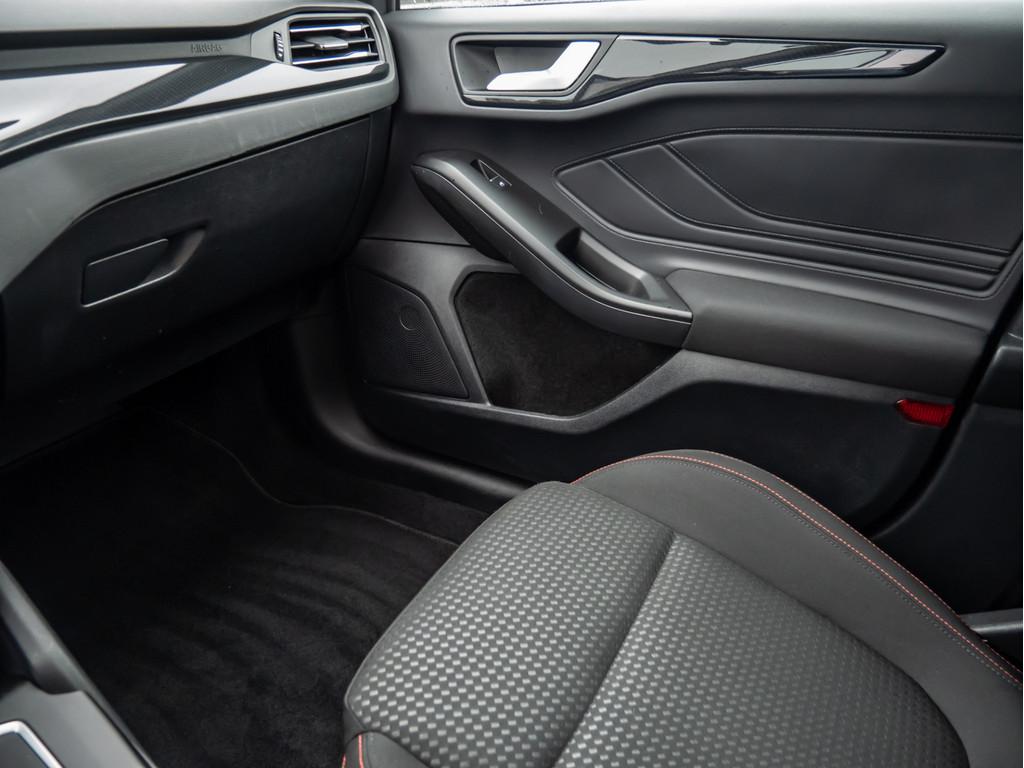 Ford FOCUS ST-LINE MHEV KAMERA NAVI ACC MATRIX-LED