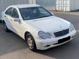 Mercedes-Benz C 180 Lim.  AUTOMATIK+PDC+MFL+SHZ+WENIG KM - gebrauchte Mercedes-Benz C 180 aus dem Jahr 2001