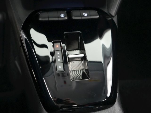 Corsa-e F EDITION 50kWH AT+LED LICHT+RÜCKFAHRKAM