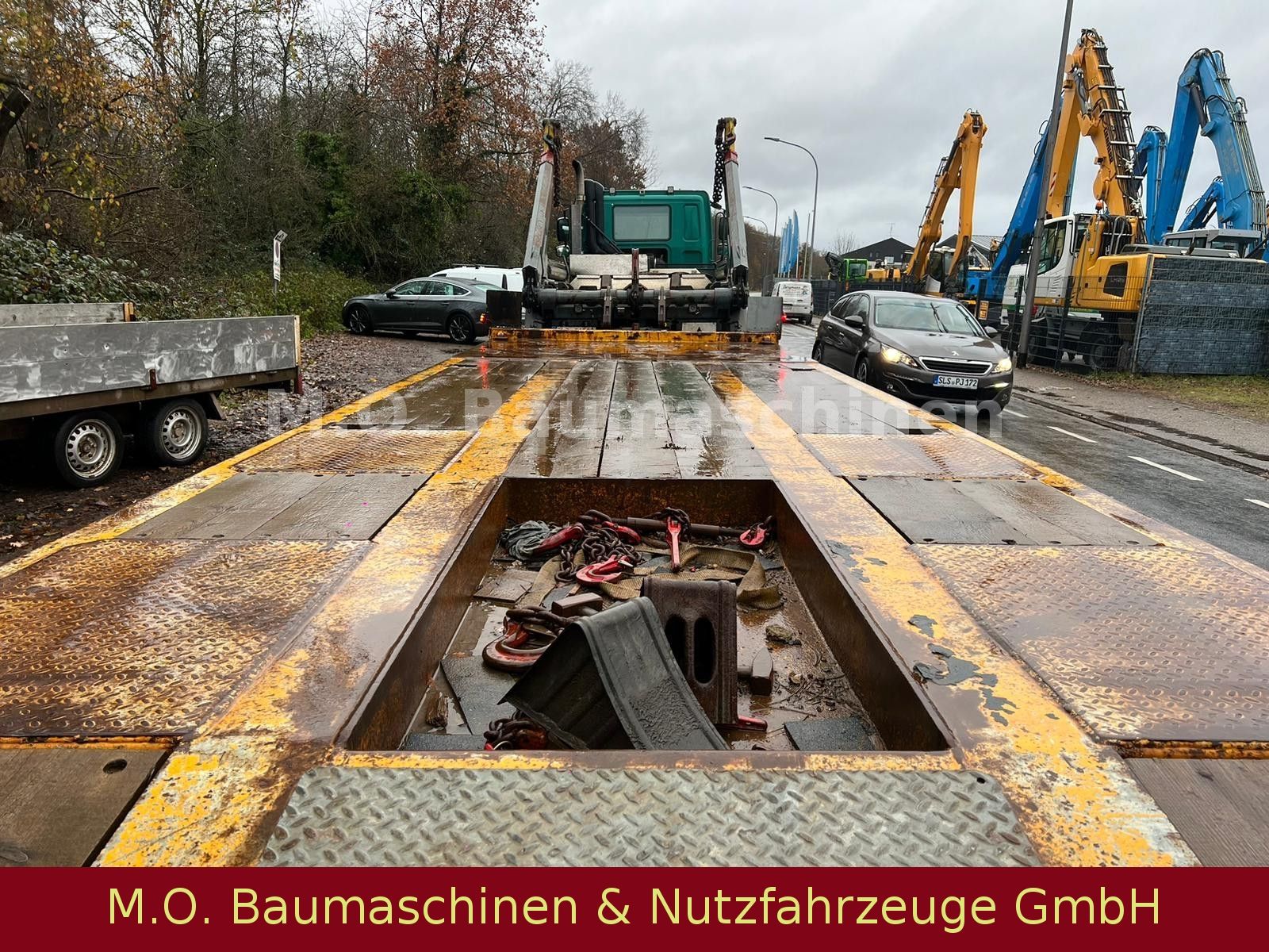 Fahrzeugabbildung Müller-Mitteltal PT 30,0 Kompakt / 3 Achser / Blatt /hydr. Rampen