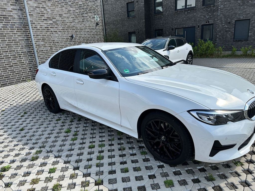 Image of BMW 320