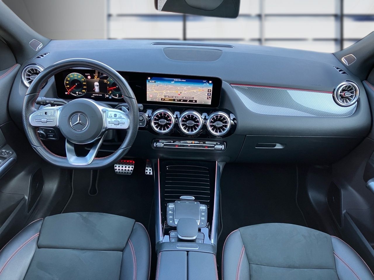 Fahrzeugabbildung Mercedes-Benz GLA 45 AMG 4M+ AHK+Pano+Night+Burmester+360°