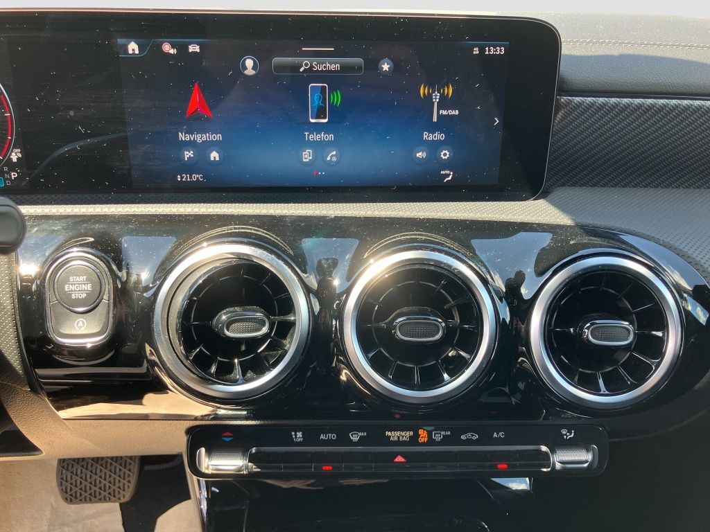Fahrzeugabbildung Mercedes-Benz CLA 180 d Shooting Brake Progressive*Night Paket