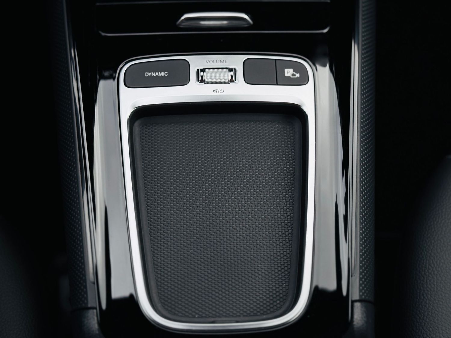 Fahrzeugabbildung Mercedes-Benz GLA 200 PROGRESSIVE Advanced, Distronic, RFK, LE