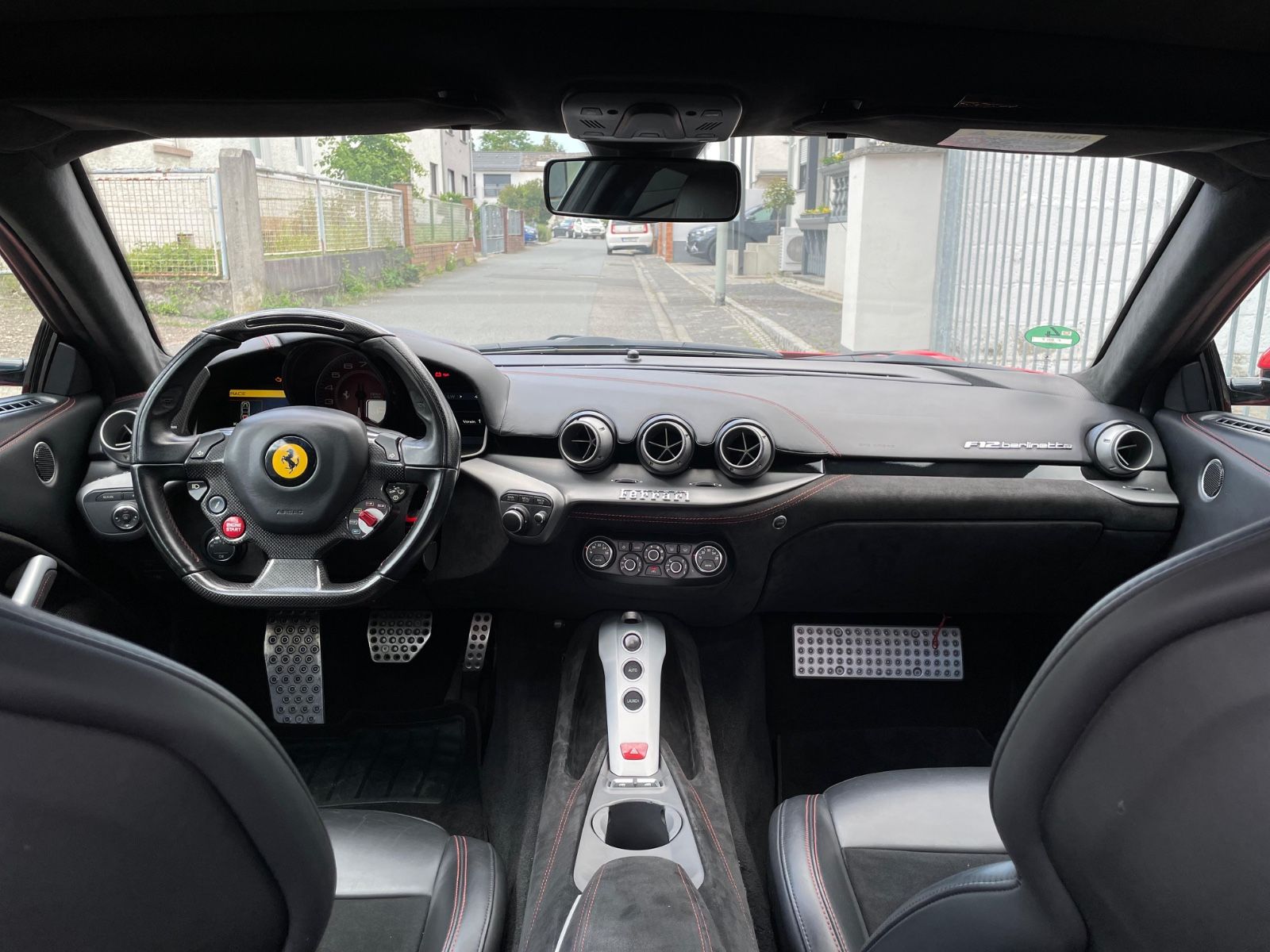 Fahrzeugabbildung Ferrari F12 Berlinetta Novitec |Carbon|LED Lenkrad|Navi|