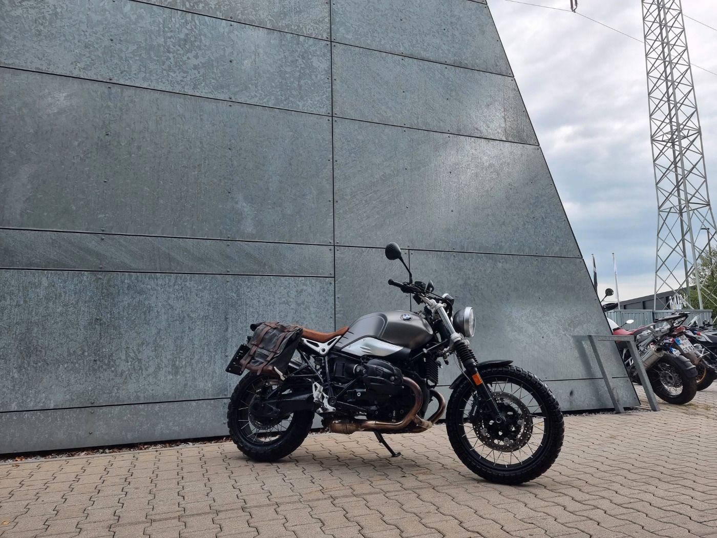 Fahrzeugabbildung BMW R nine T Scrambler Navi, Wilbers, Akrapovic