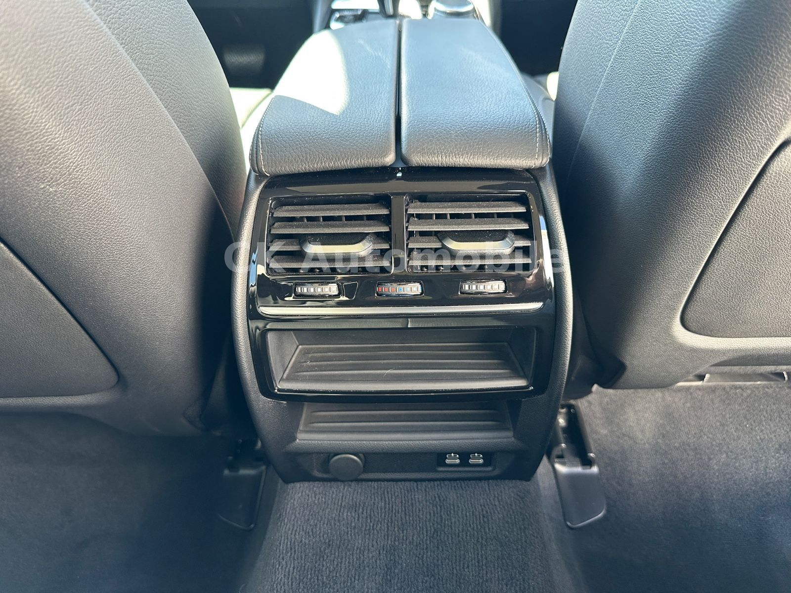 Fahrzeugabbildung BMW 530 i Lim. xDrive Sport Line/Navi/Leder/LED/Kam.