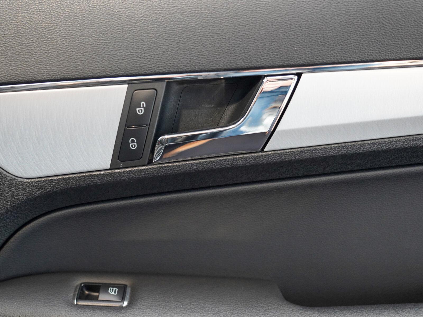 Mercedes-Benz E 220 CDI Avantgarde Leder AIRCAP AIRSCARF AHK