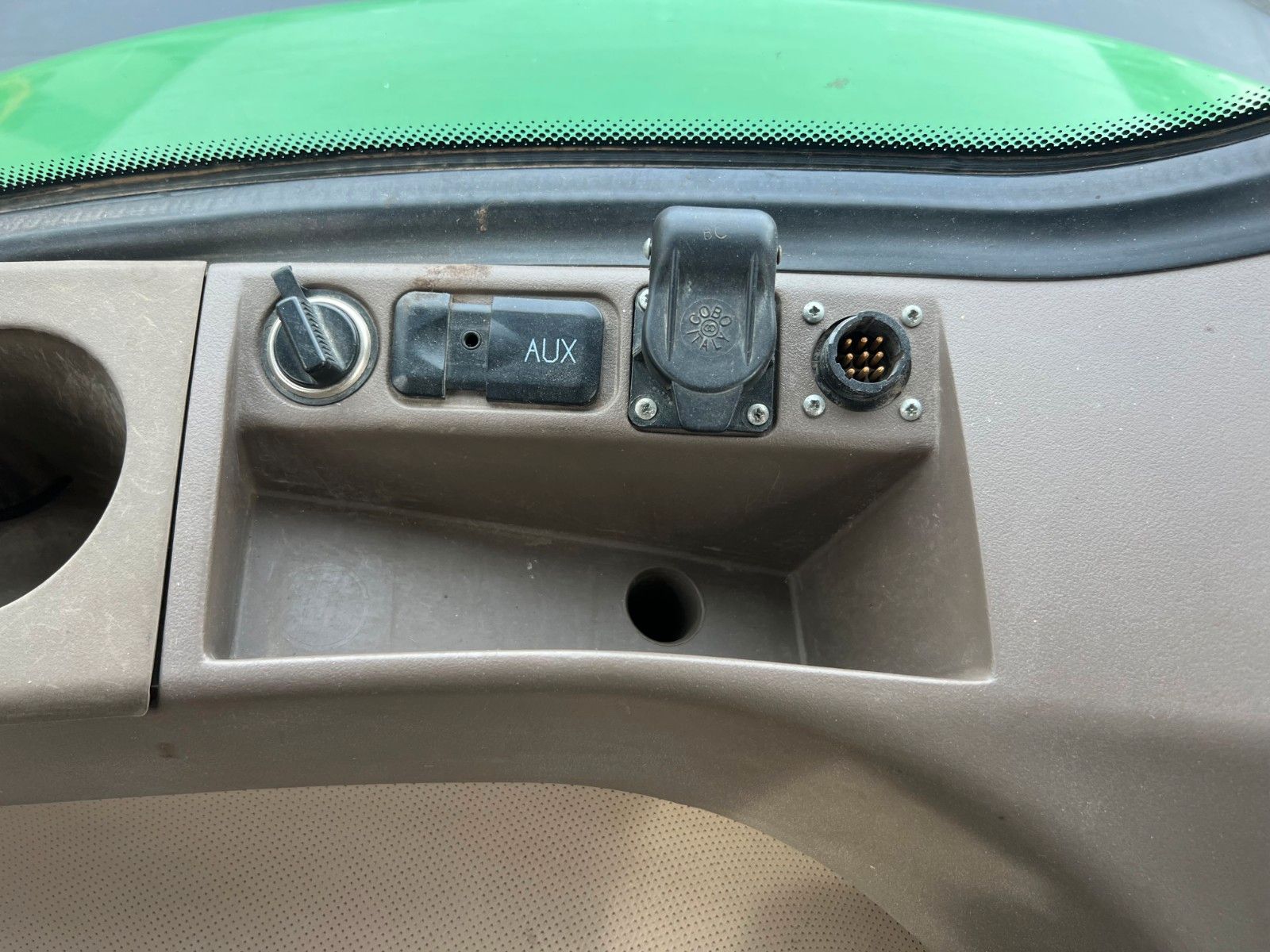 Fahrzeugabbildung John Deere 8295 R / kein AdBlue / Rückfahreinrichtung