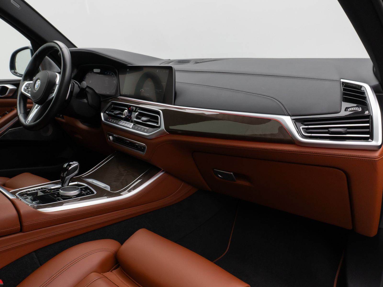 Fahrzeugabbildung BMW X5 M50i 360°Laser SkyLounge HUD B&W SoftCL AHK