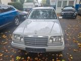 Mercedes-Benz E 280 Elegance Automatik+ESSD+LEDER+KLIMA+SitzHe - gebrauchte Mercedes-Benz E 280 aus dem Jahr 1995