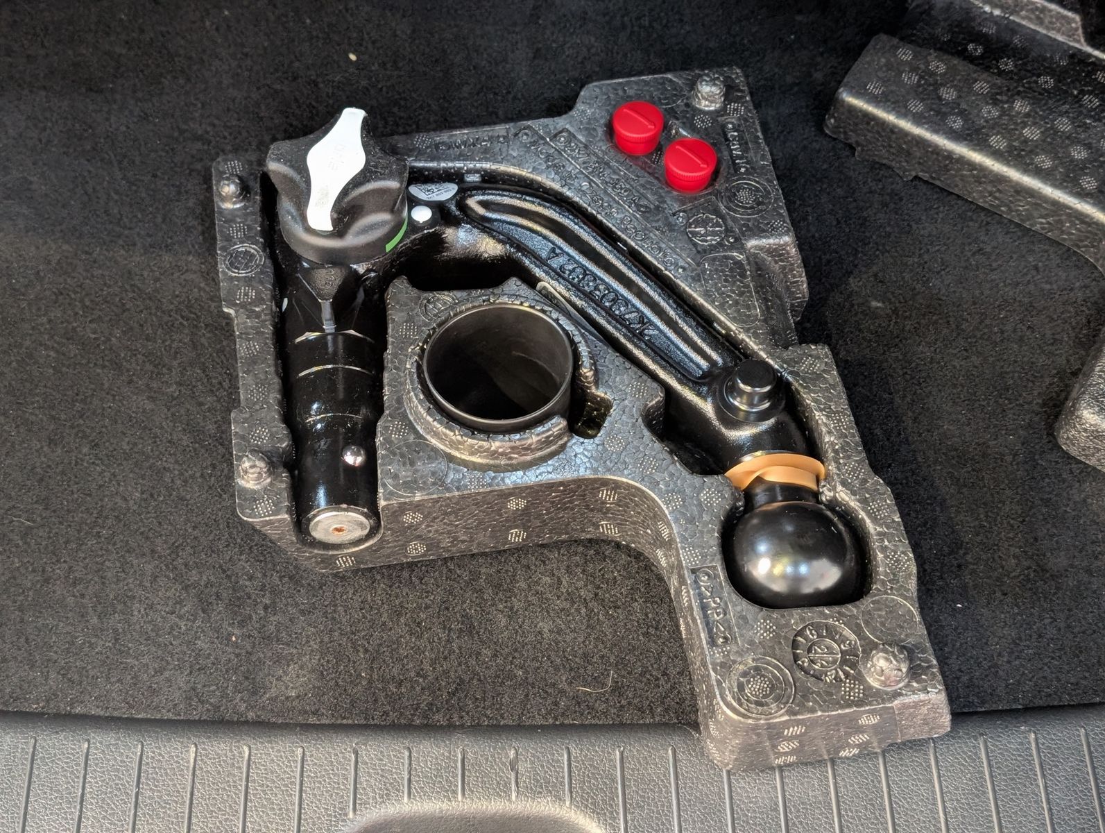 Fahrzeugabbildung Ford Grand Tourneo L2 Active 7-Sitz Bi-LED Pano AHK