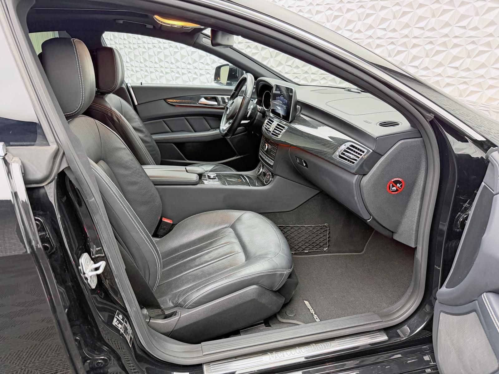 Fahrzeugabbildung Mercedes-Benz CLS 350 BLUETEC/AMG/AIRMATIC/ACC/NAV/KEYLES/360°