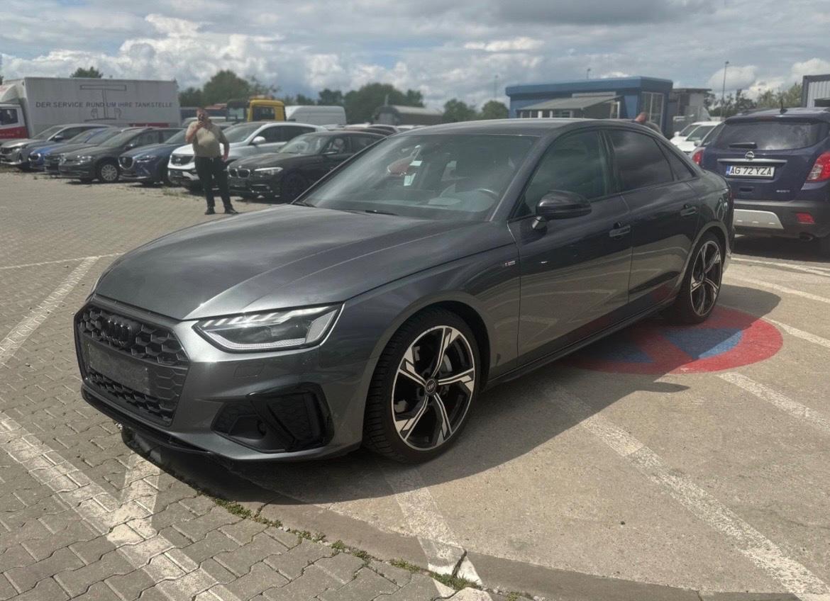 Audi A4 Lim. quattro S line/Matrix/Leder/B&O/Hd-Up