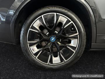 صورة 5 لـ 2023 BMW IX3