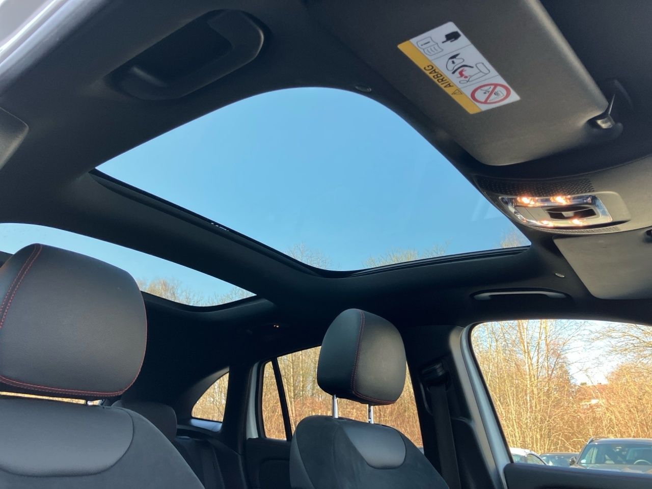 Fahrzeugabbildung Mercedes-Benz GLA 45 AMG 4M+ AHK+Pano+Night+Burmester+360°