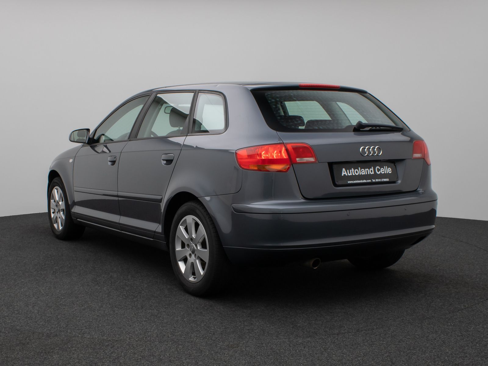 Fahrzeugabbildung Audi A3 Sportback 1.6 FSI Ambiente Sitzhzg PDC Xenon