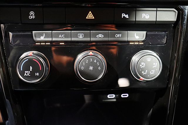 T-Roc Style 1.0 TSI BlackStyle AHK Winterr. ACC 