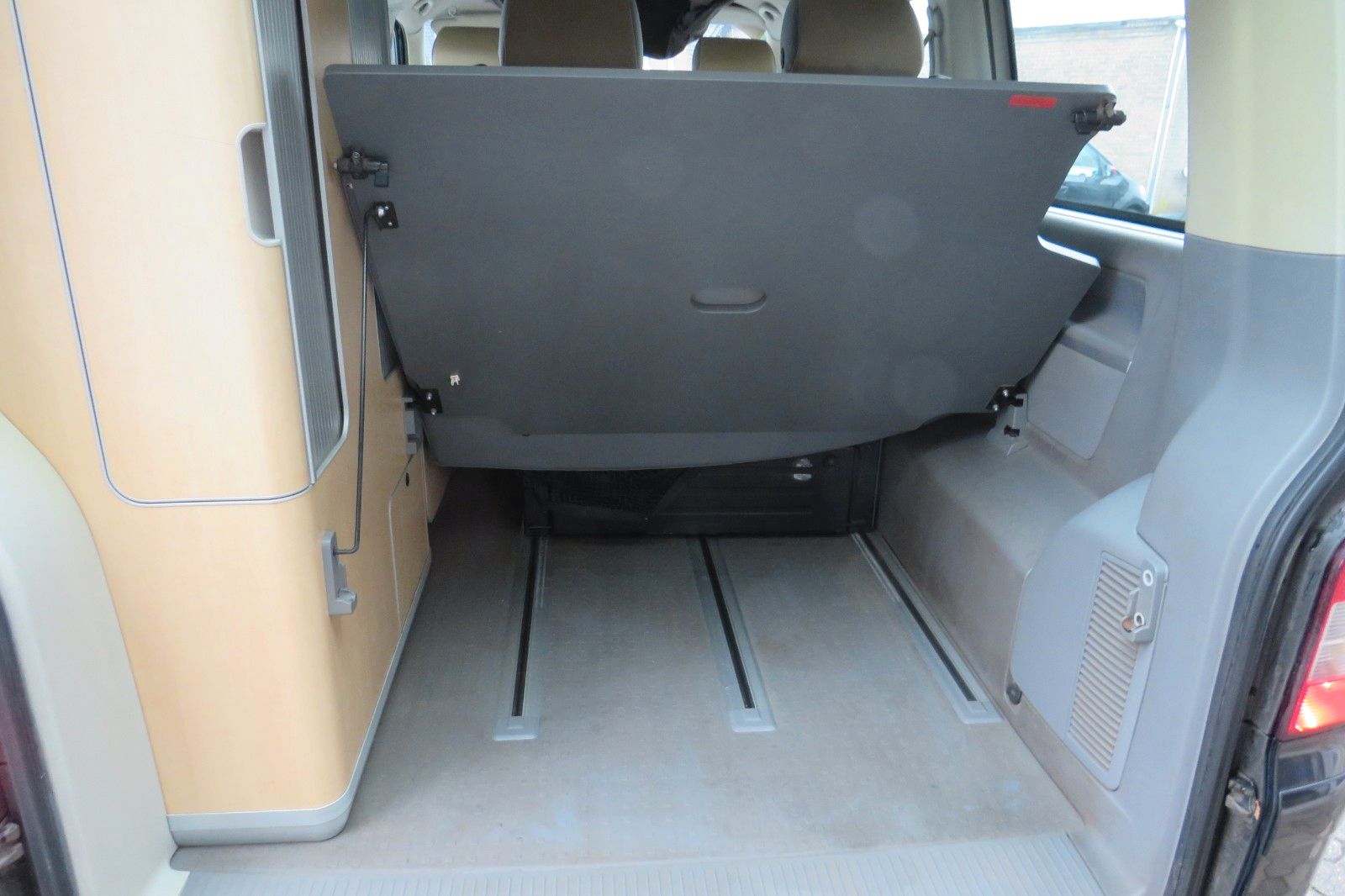 Fahrzeugabbildung Volkswagen T5 California 1.H SCHECKHEFT MOTOR TEILÜBERHOHLT