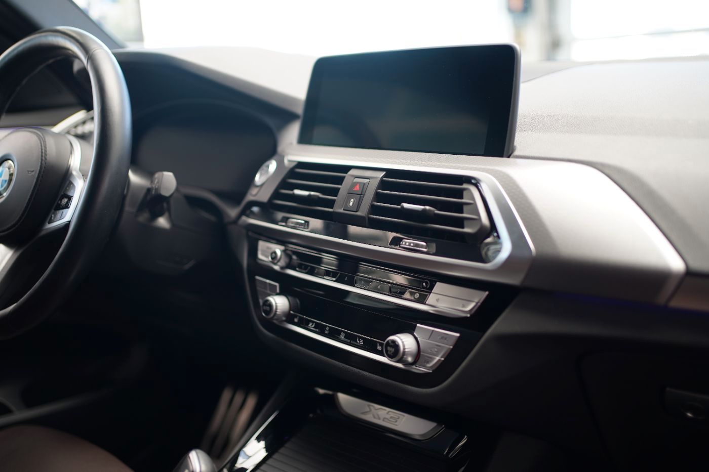 Fahrzeugabbildung BMW X3 xDri 20d M-Sport LED+AHK+Driving&ParkingAssis