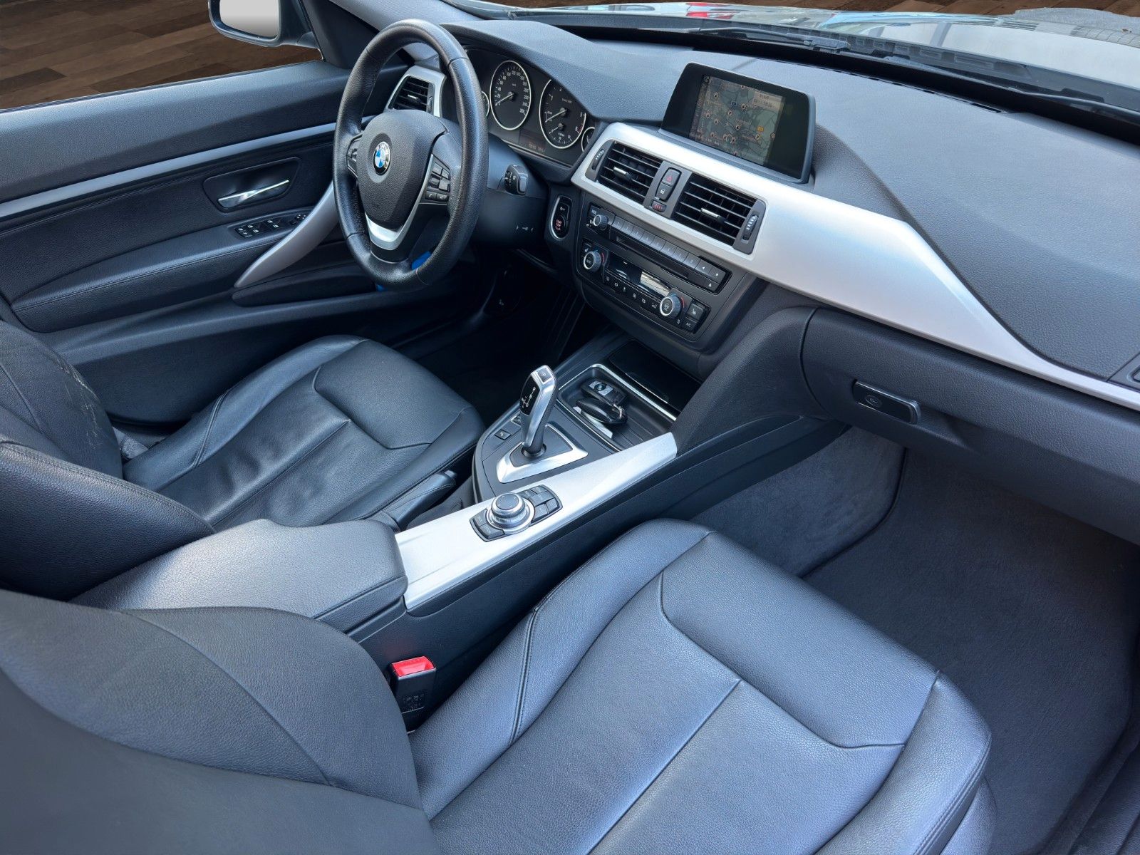Fahrzeugabbildung BMW 318 d Gran Turismo Automatik/Klimaaut./Leder+Shz