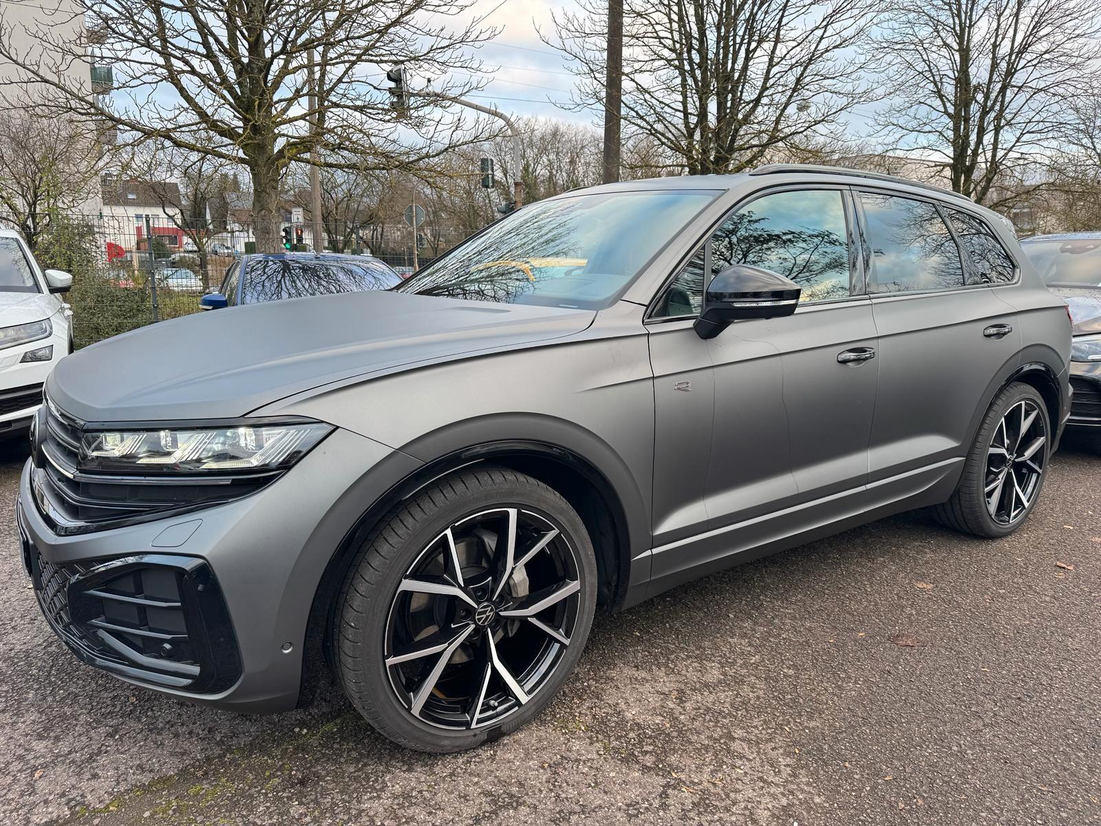 Volkswagen Touareg  R-Line BlackStyle MATT 22" Allradlenkun