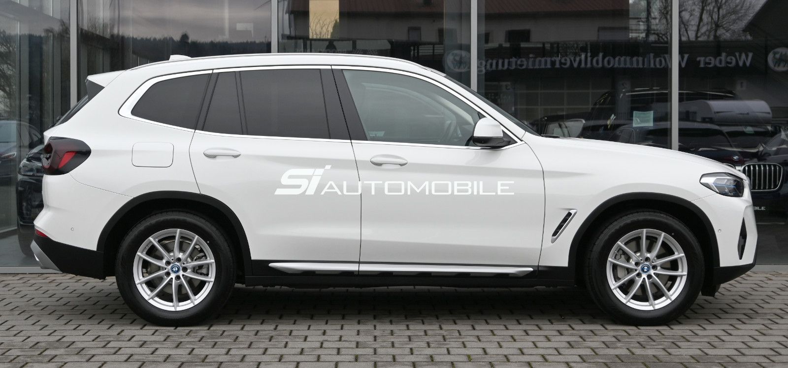 Fahrzeugabbildung BMW X3 xDr.30e °ACC°AHK°ADAP.FAHRWERK°HUD°MEMO°360°