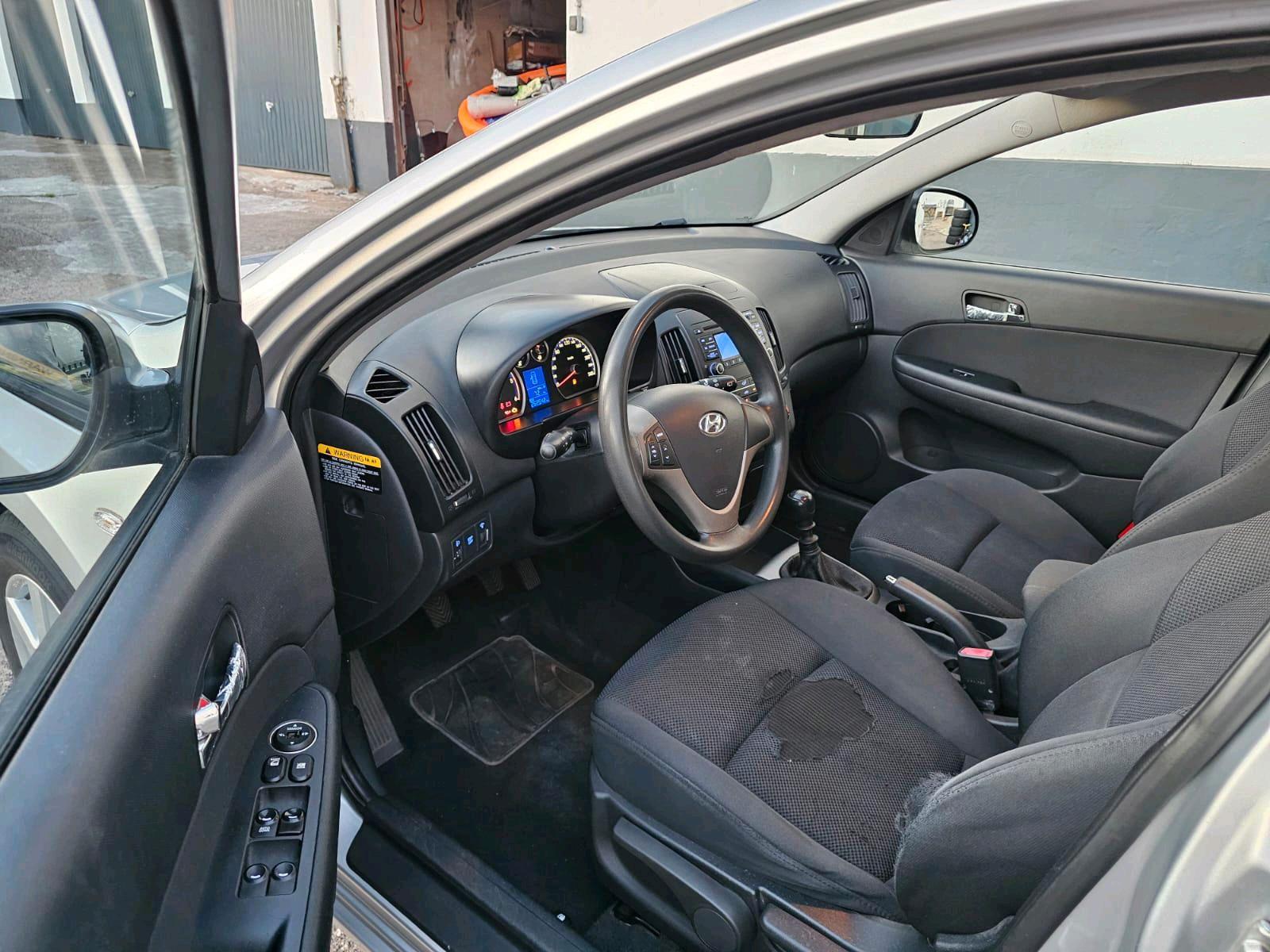 Hyundai i30 2009 — photo 6
