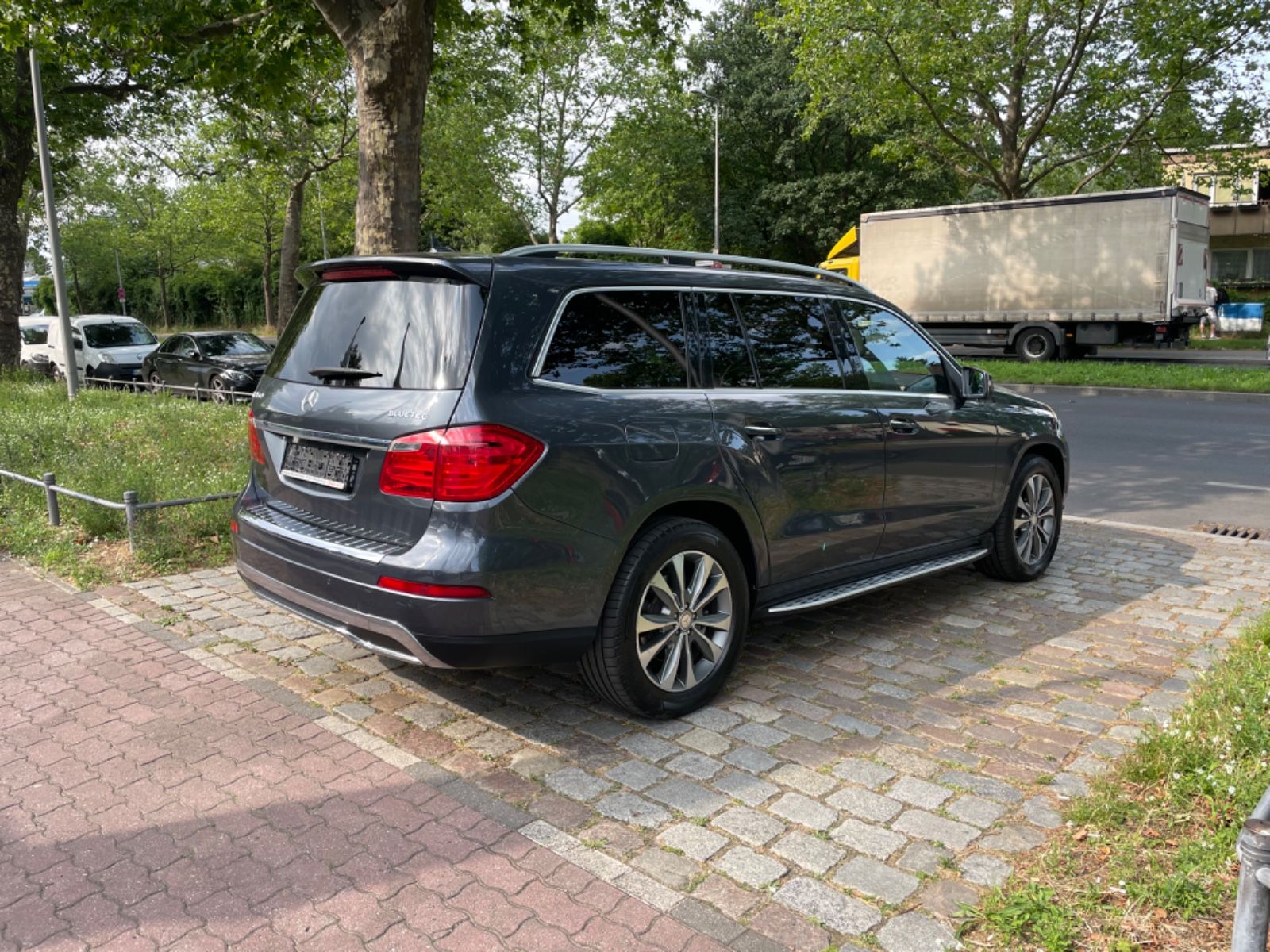 Fahrzeugabbildung Mercedes-Benz GL 350 BlueTec 4Matic*HarmanKardon*Bi-Xenon*