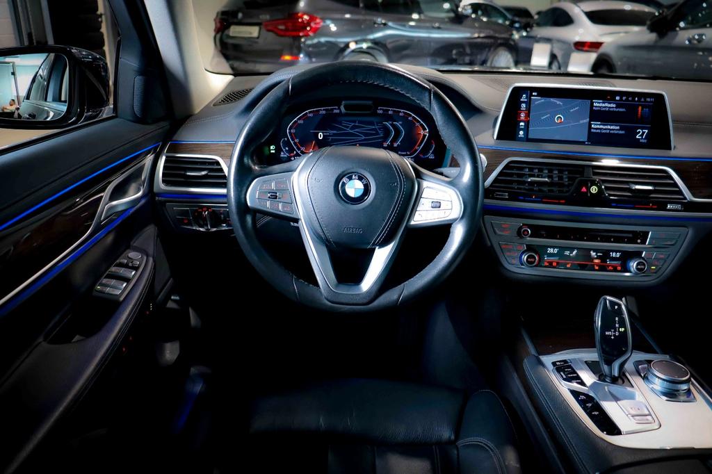 BMW 730