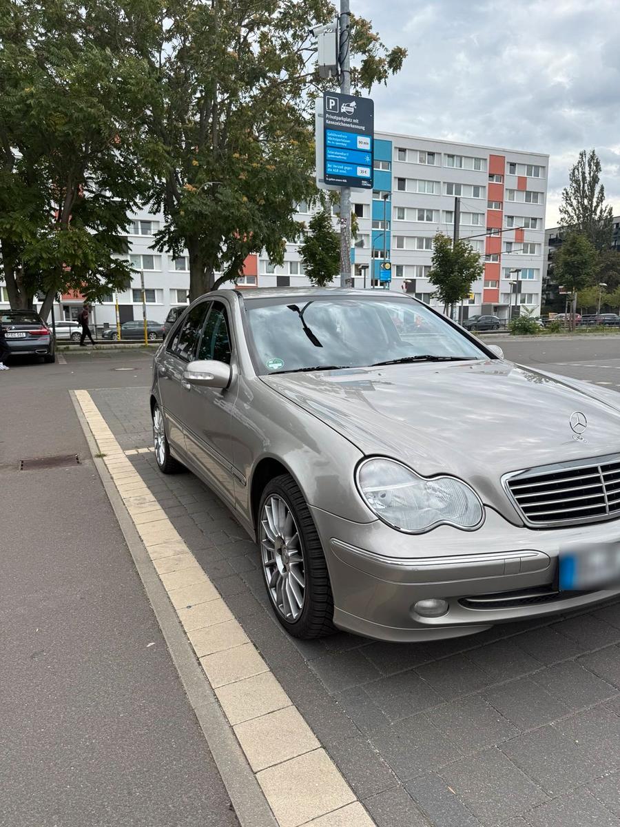 Mercedes-Benz C 180