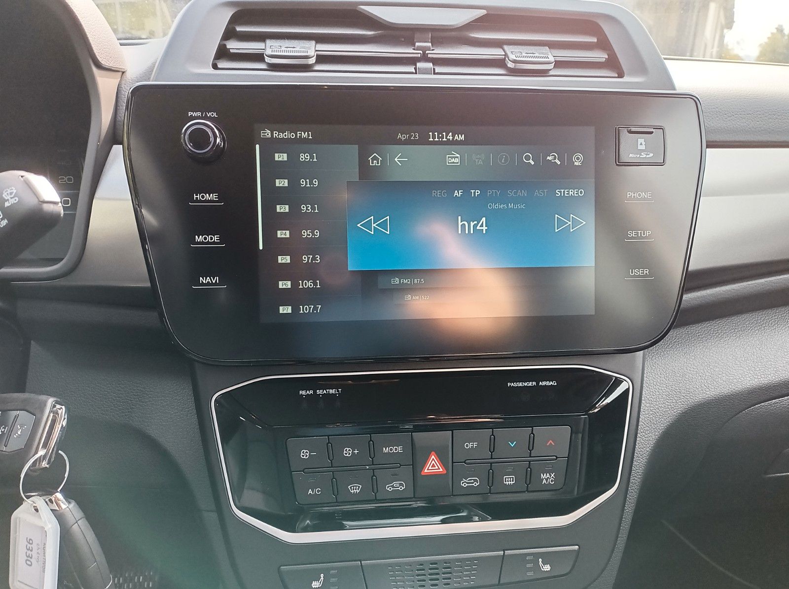 Fahrzeugabbildung KGM TIVOLI+BLISS+LH+SH+EPH KAMERA+ANDROID+5JGARANTIE