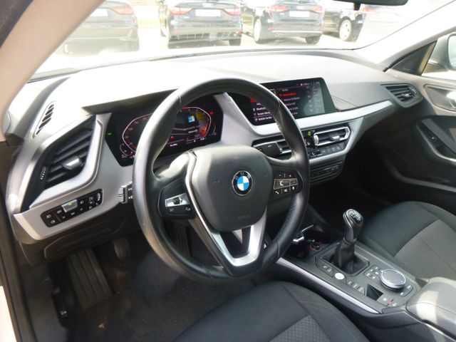 Fahrzeugabbildung BMW 218d Gran Coupé >NAV/AHK/LED/18Zoll Alu<