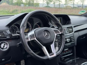 Mercedes E 200 - 12