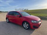 Volkswagen Golf 2.0 TSI BMT GTI 220 PS 8-fach bereift - Volkswagen Golf: Rot, GTI