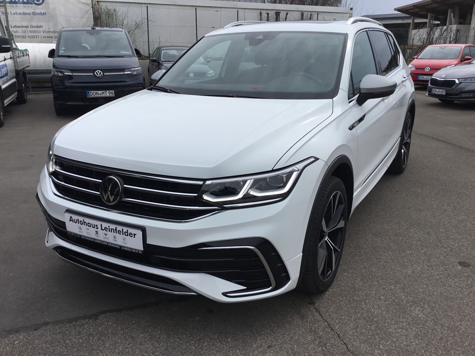 Fahrzeugabbildung Volkswagen Tiguan Allspace 2.0 TDI DSG 4M R-Line+AHK+20"