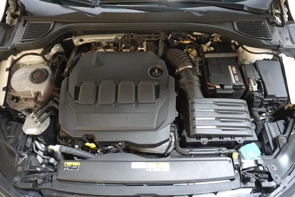 Volkswagen Golf 8 2.0TDI DSG Active Virtual AHK Navi LED, миниатюра 14