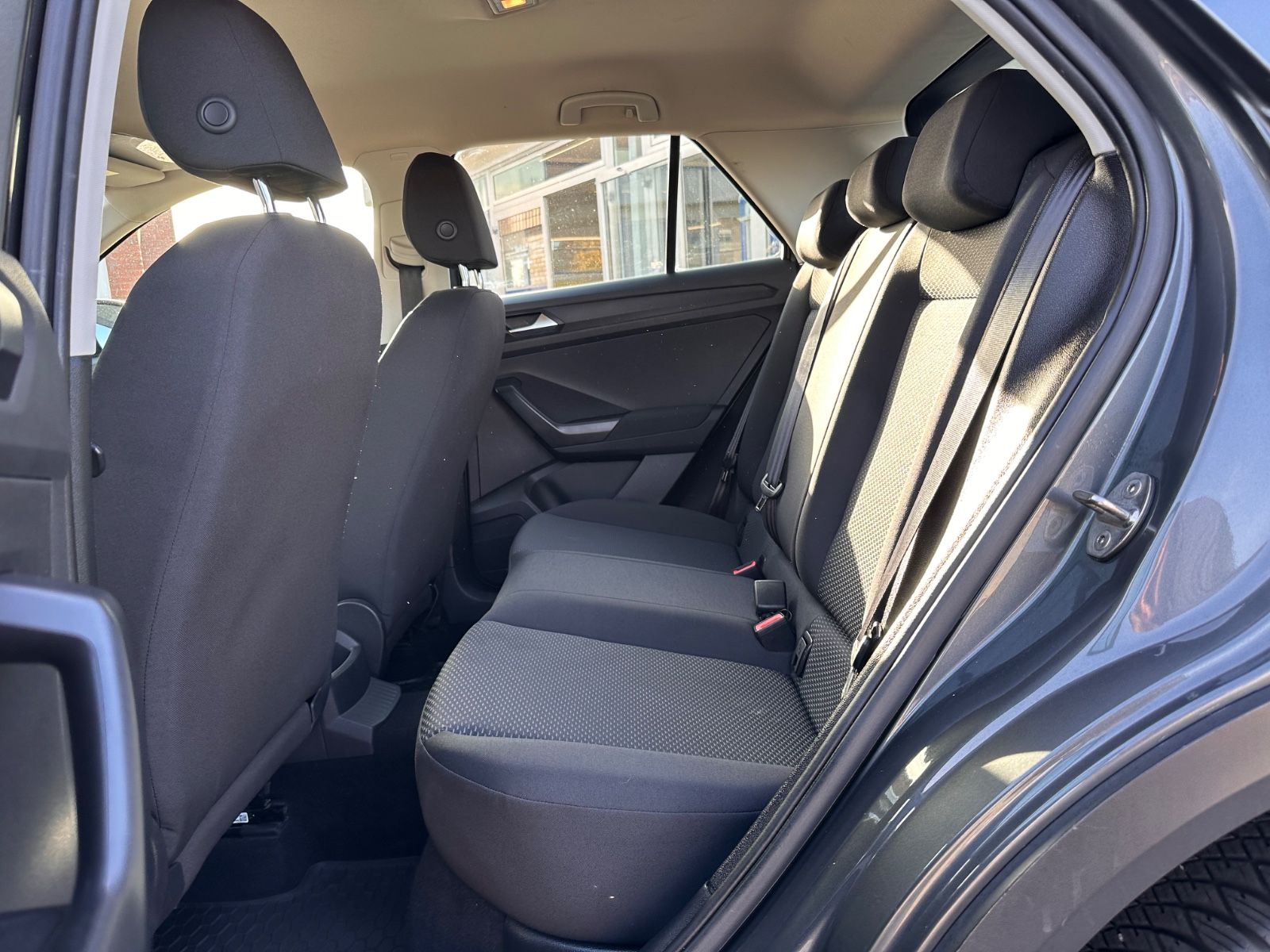 Fahrzeugabbildung Volkswagen T-Roc 1.0 TSI AHK/Navi/APP/PDC/GJR/LM 16"