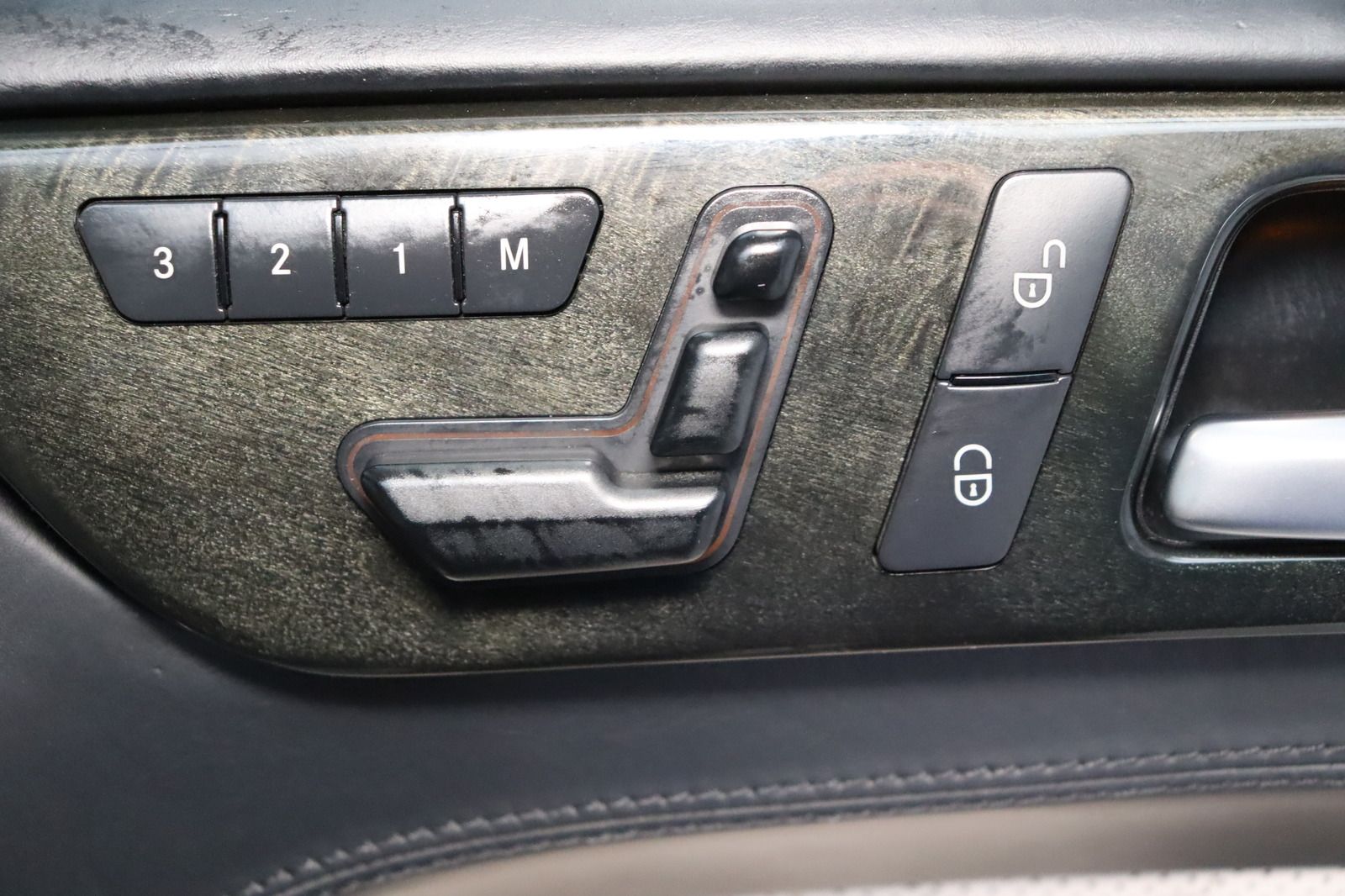 Fahrzeugabbildung Mercedes-Benz GL 350 d 4Matic DIS FOND Desingno Pano * 7. Sitz